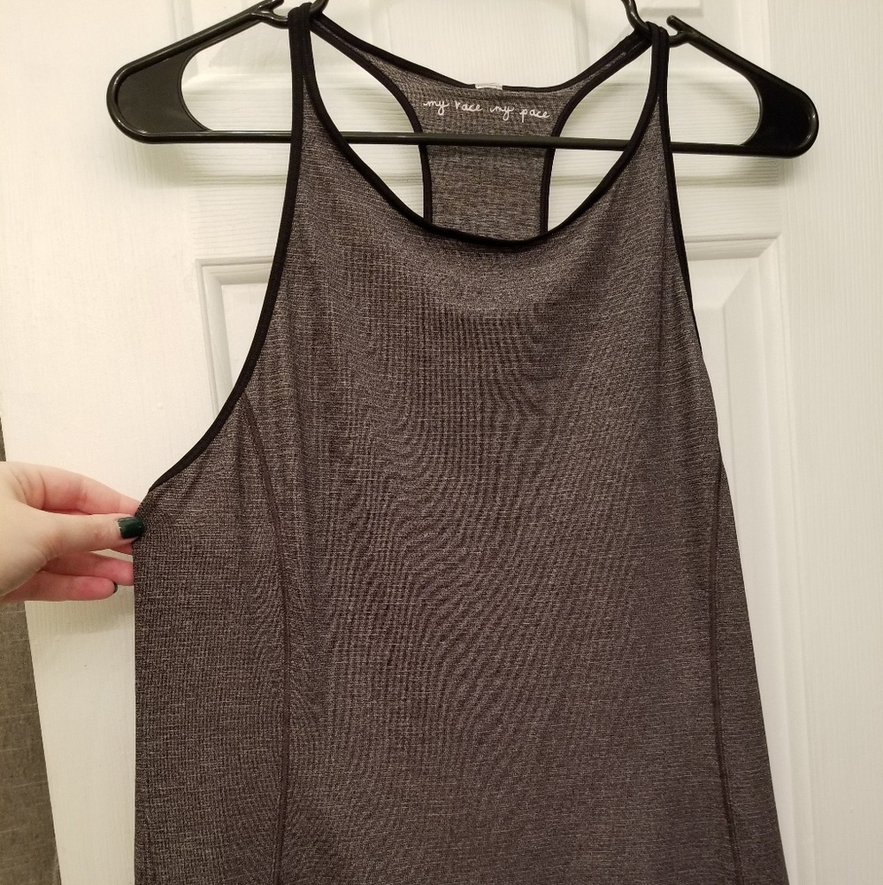 Lululemon work out tank size 8